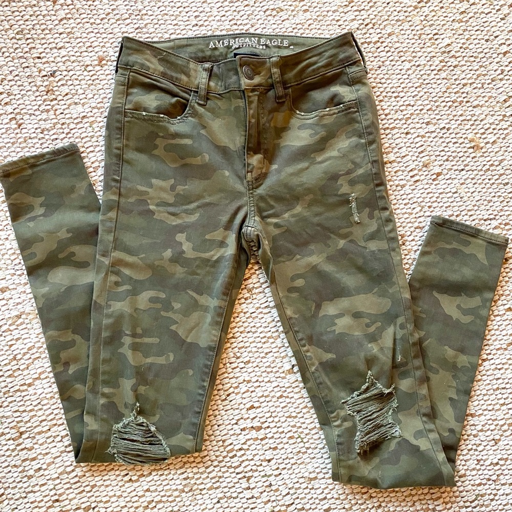 NWOT American Eagle Camo Jeggings 6L